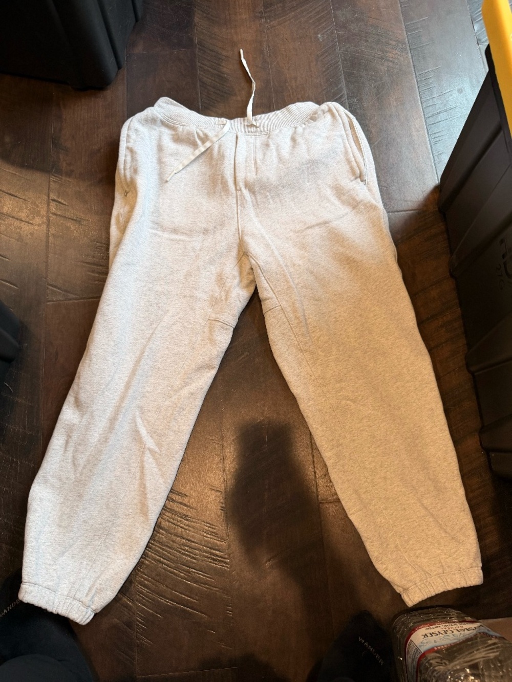 LULULEMON MENS SWEATPANTS SIZE MEDIUM